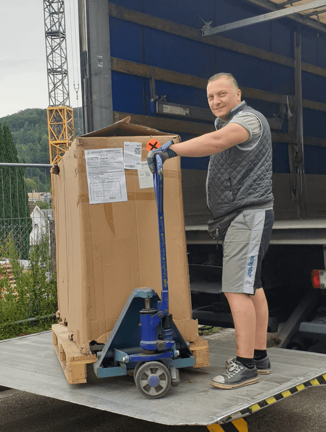 Lieferung von Elektro Scootern 25kmh